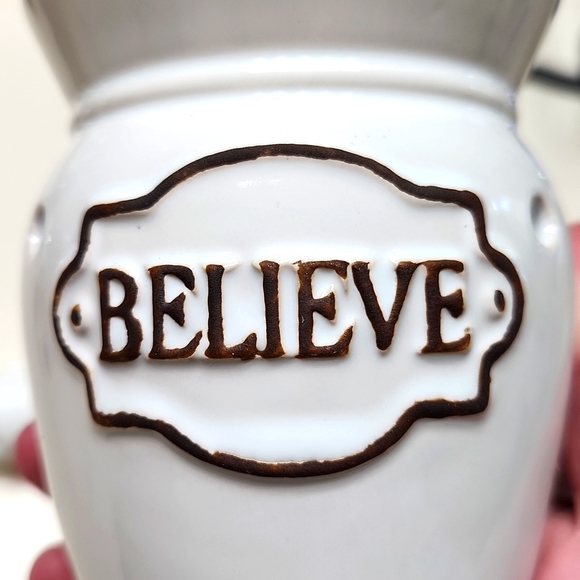 Believe nightlight Scentsy warmer, new in box - Picture 3 of 11